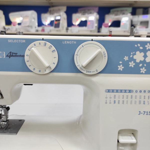 Швейная машина Jasmine J-715 в интернет-магазине Hobbyshop.by по разумной цене